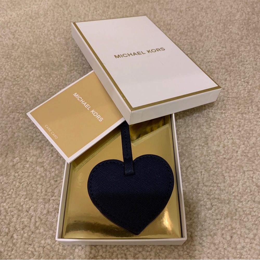 Michael Kors MK Navy Blue Heart Shape Leather Monogram Charms Bag Tag Boxed NEW